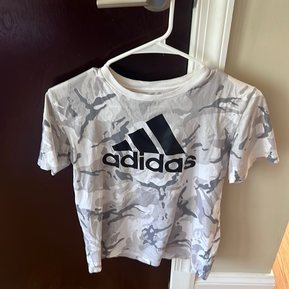 Adidas sports shirt used,like new.